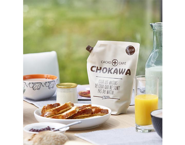 Facile et rapide à préparer, verser 2 grandes cuillères de CHOKAWA dans 180ml de lait (chaud ou froid), remuer, le tour est joué !
