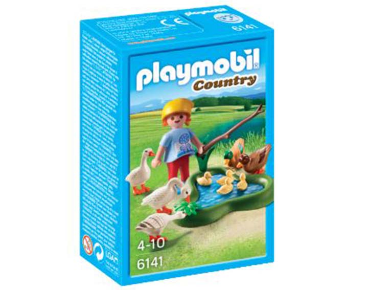 Enfant avec oies et canards