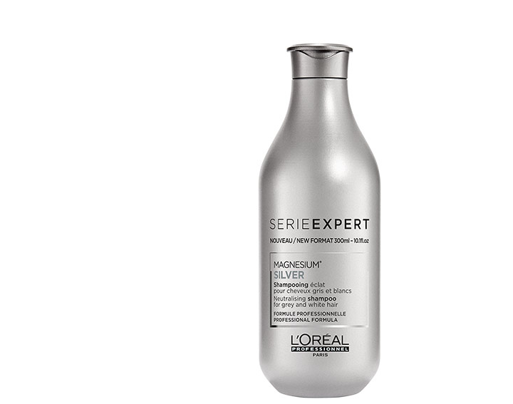 SILVER Cheveux gris et/ou blancs.