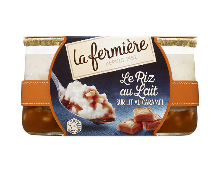 Riz au lait sur lit au caramel