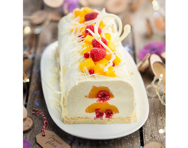 Bûche semi-glacée au chocolat blanc et coeur de fruits, découvrez la recette dans la description de l'offre